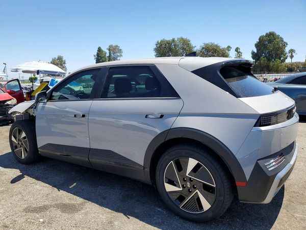 2025 HYUNDAI IONIQ 5 SE