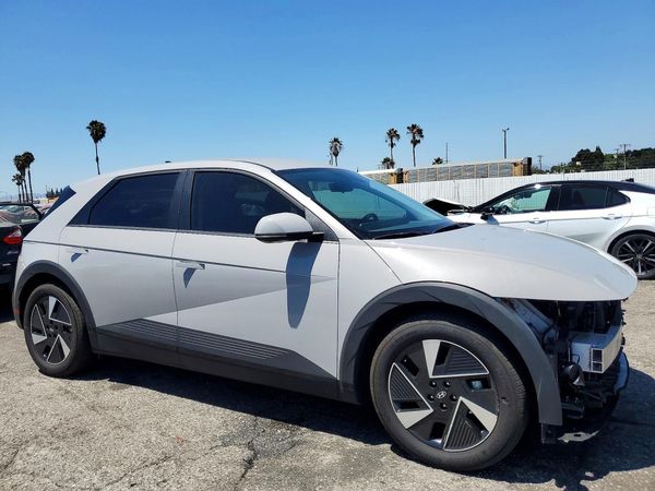 2025 HYUNDAI IONIQ 5 SE