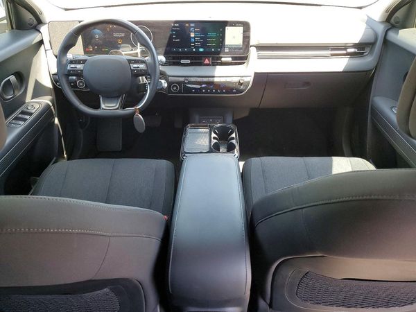 2025 HYUNDAI IONIQ 5 SE