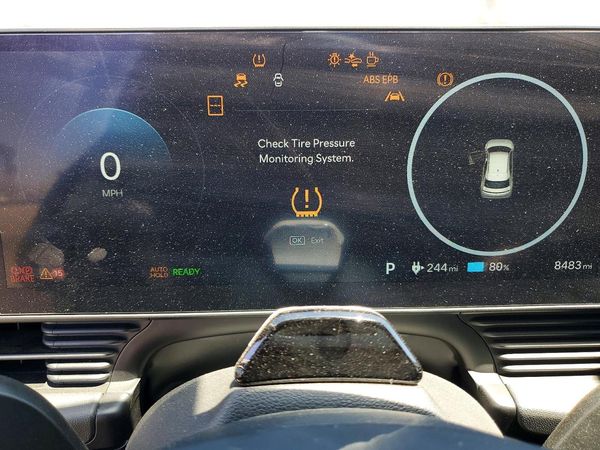 2025 HYUNDAI IONIQ 5 SE