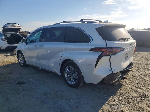 2023 TOYOTA SIENNA