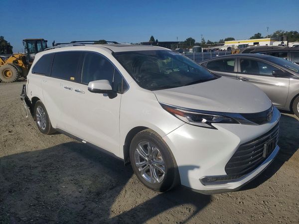 2023 TOYOTA SIENNA