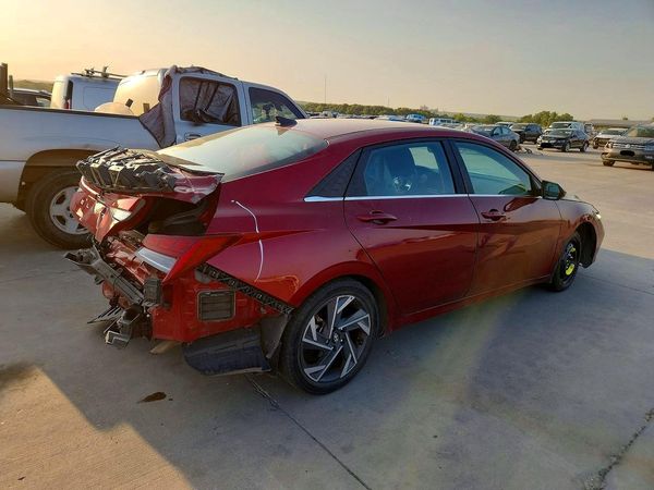 2024 HYUNDAI ELANTRA SEL w/ Convenience Pkg