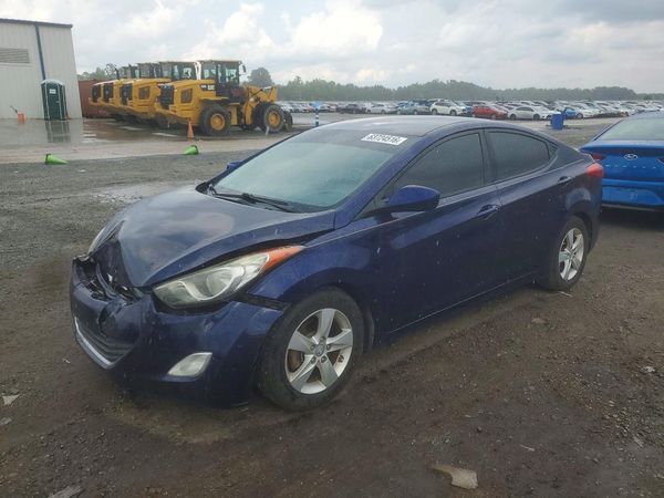 2013 HYUNDAI ELANTRA