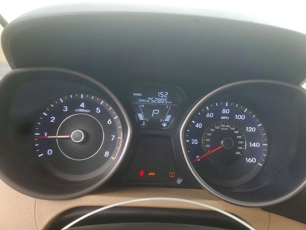 2013 HYUNDAI ELANTRA