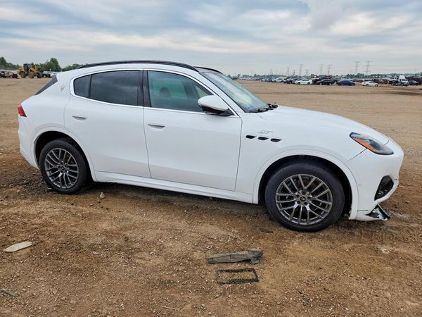 2023 MASERATI GRECALE