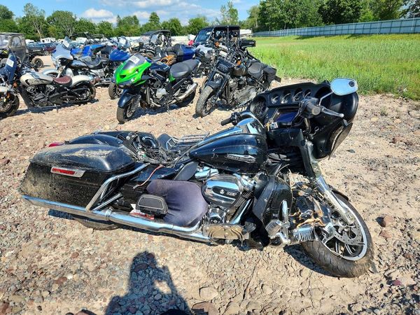 2019 HARLEY-DAVIDSON FL