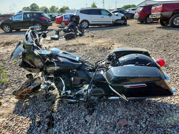 2019 HARLEY-DAVIDSON FL