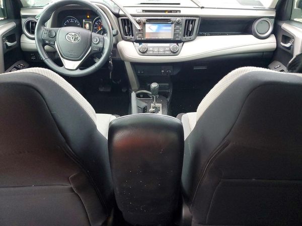 2017 TOYOTA RAV4 XLE
