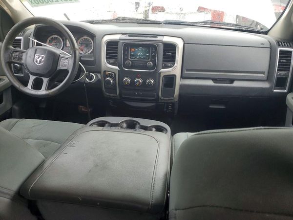 2016 RAM 1500 SLT