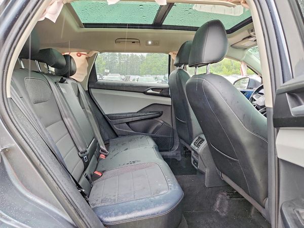 2022 VOLKSWAGEN TAOS
