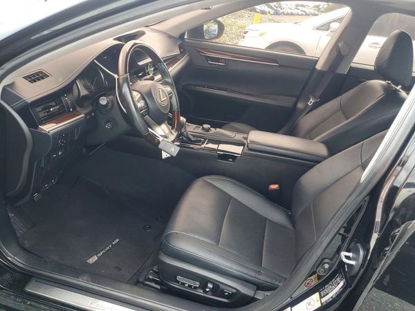 2016 LEXUS ES