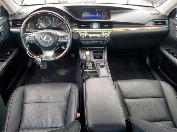 2016 LEXUS ES