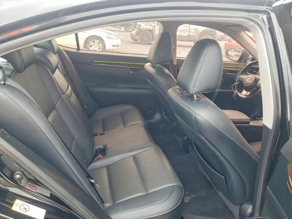 2016 LEXUS ES