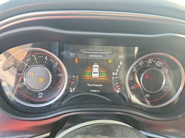 2015 DODGE CHALLENGER SXT