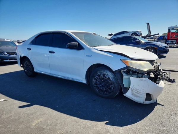 2014 TOYOTA CAMRY SOLA Hybrid
