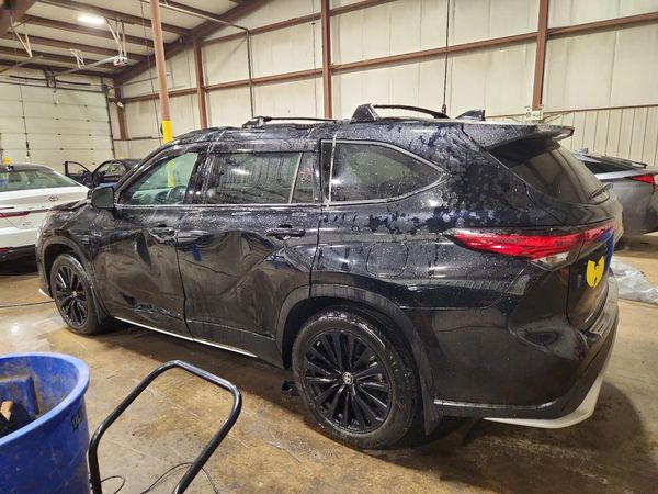 2023 TOYOTA HIGHLANDER