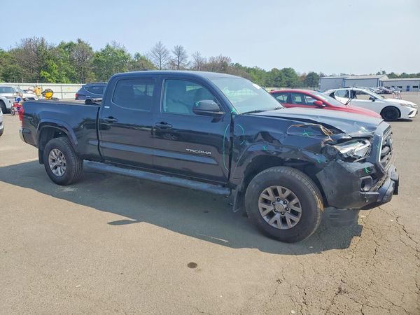 2017 TOYOTA TACOMA