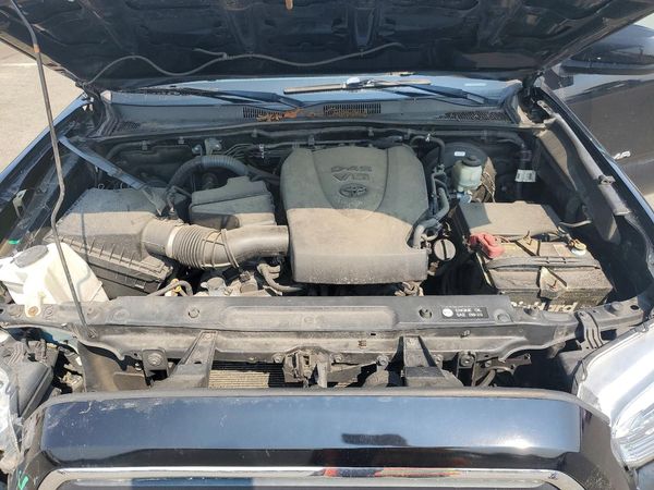 2017 TOYOTA TACOMA