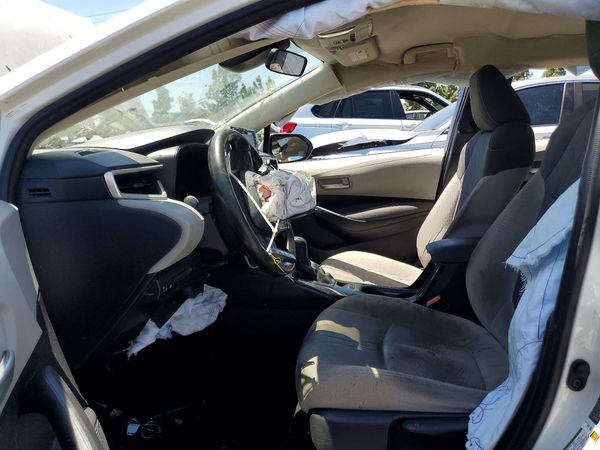 2021 TOYOTA COROLLA LE — DENT