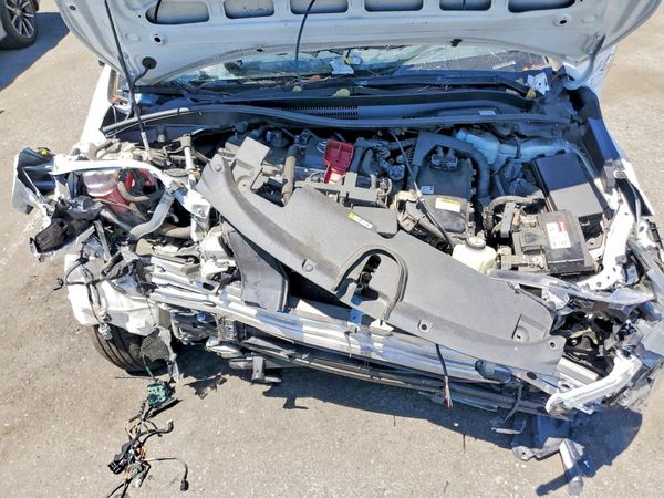 2021 TOYOTA COROLLA LE — Engine bay