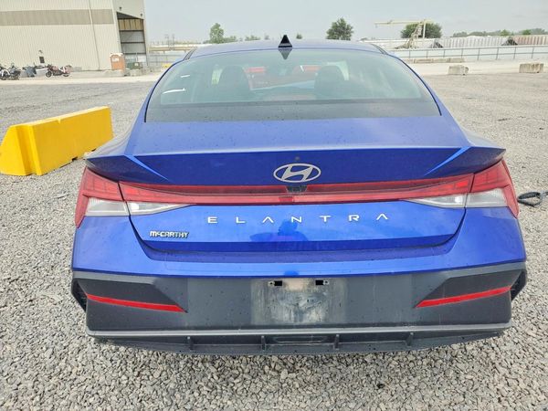 2024 HYUNDAI ELANTRA SEL w/ Convenience Pkg