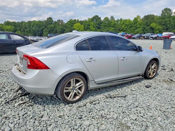 2014 VOLVO S60