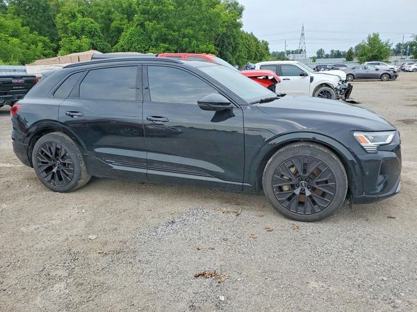 2024 AUDI Q8 E-TRON quattro Premium — Passenger 3/4