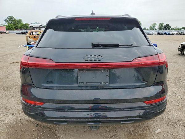 2024 AUDI Q8 E-TRON quattro Premium — DIRR