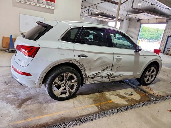 2023 AUDI Q5 S Line quattro Prestige