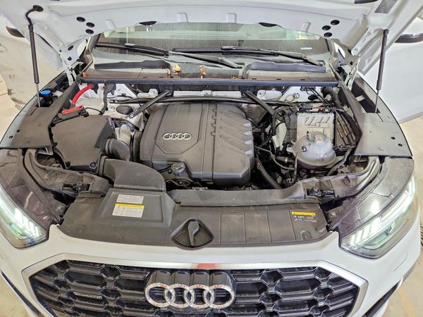2023 AUDI Q5 S Line quattro Prestige