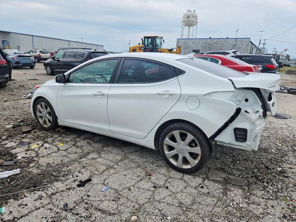 2013 HYUNDAI ELANTRA