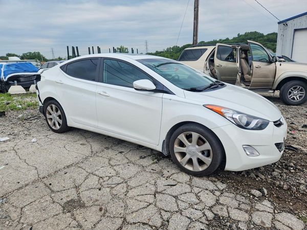 2013 HYUNDAI ELANTRA