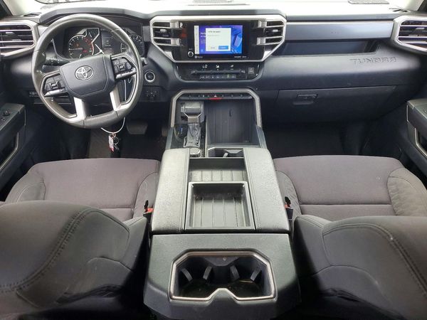 2022 TOYOTA TUNDRA SR5