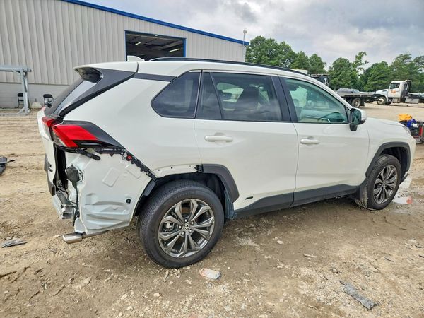 2022 TOYOTA RAV4 XLE Premium