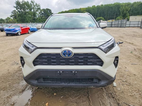 2022 TOYOTA RAV4 XLE Premium