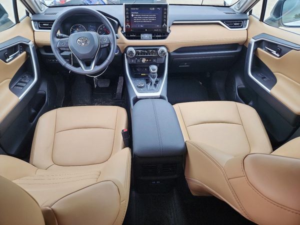 2022 TOYOTA RAV4 XLE Premium