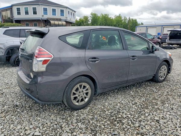2016 TOYOTA PRIUS