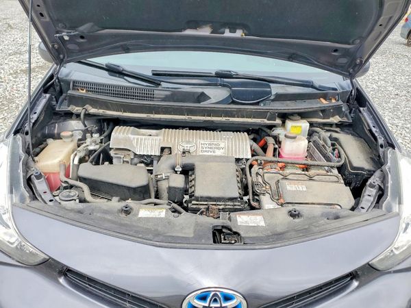 2016 TOYOTA PRIUS
