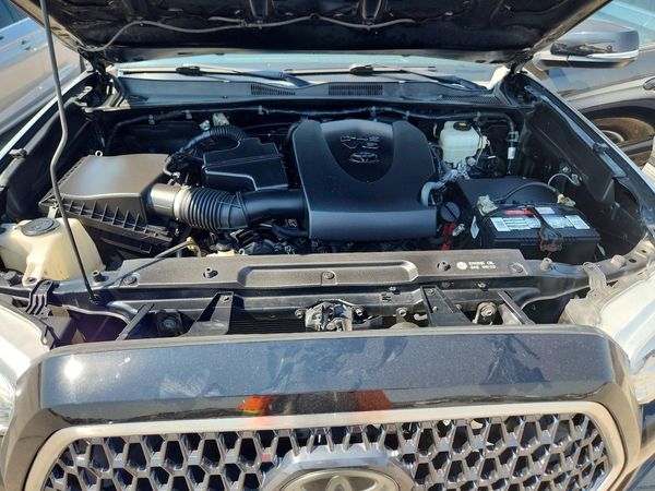 2019 TOYOTA TACOMA SR5