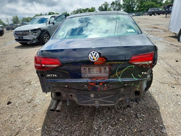 2018 VOLKSWAGEN JETTA