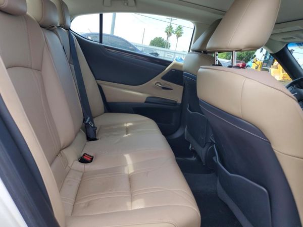 2019 LEXUS ES 350
