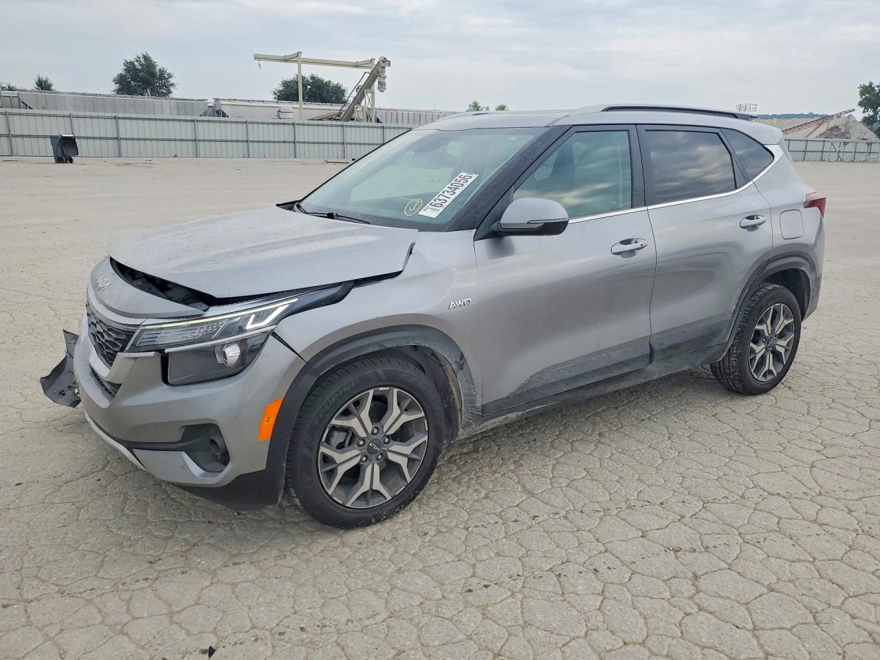 2022 KIA SELTOS EX