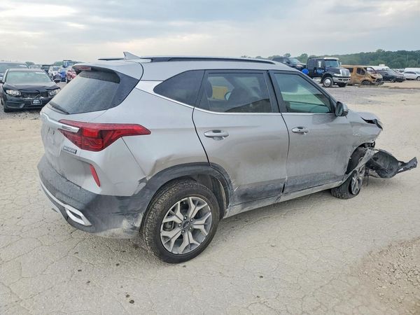2022 KIA SELTOS EX