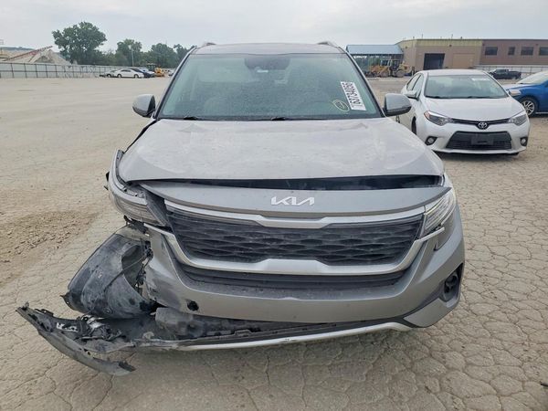 2022 KIA SELTOS EX