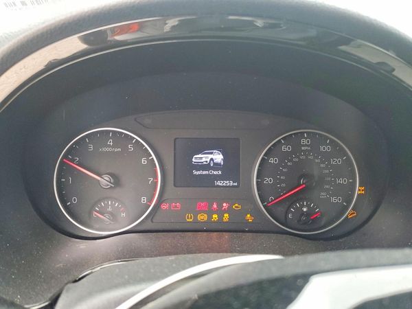 2022 KIA SELTOS EX