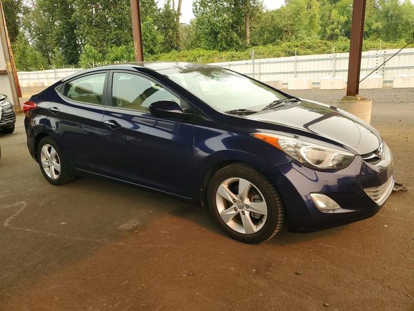 2013 HYUNDAI ELANTRA