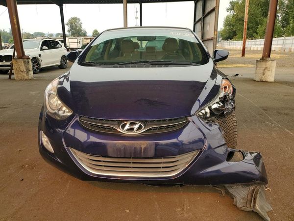 2013 HYUNDAI ELANTRA