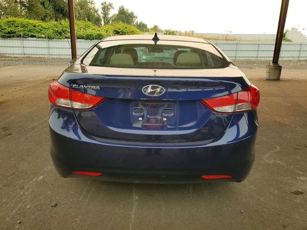 2013 HYUNDAI ELANTRA