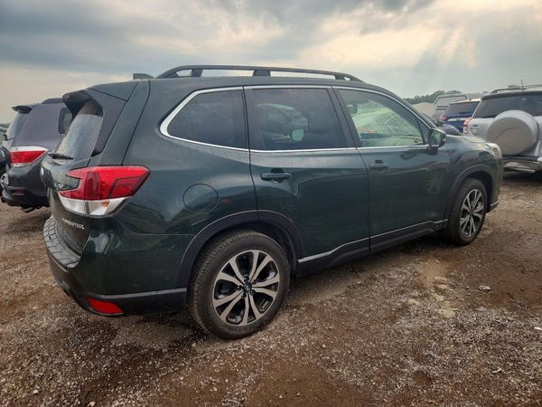 2022 SUBARU FORESTER Limited